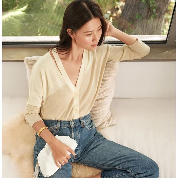 NEW Understated Leather Crescent Crossbody Chain Clutch Ivory Women's Size Small - Picture 3 of 6